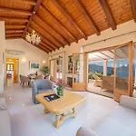 Helios Sea View & Private Pool Near * フィスカルドン