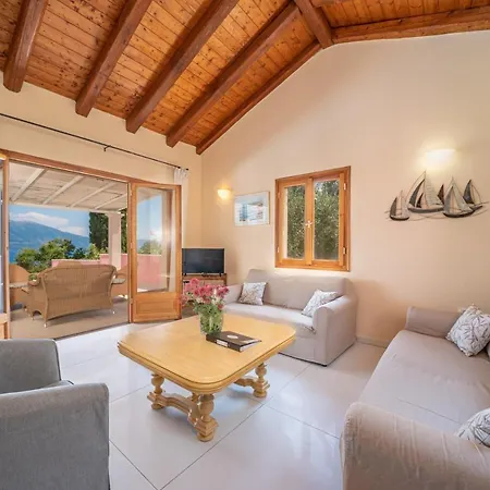 Helios Sea View & Private Pool Near Фискардон