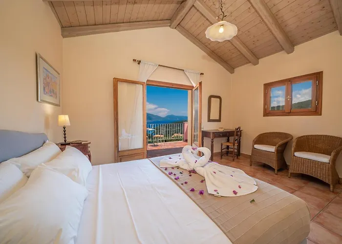 Helios Sea View & Private Pool Near *