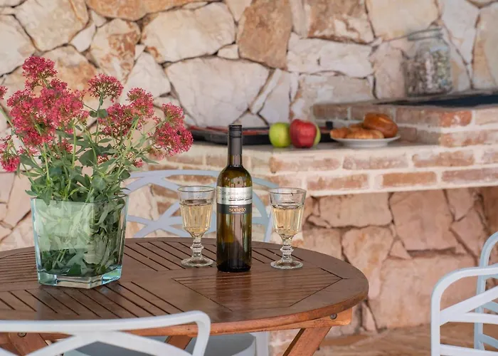 Helios Sea View & Private Pool Near