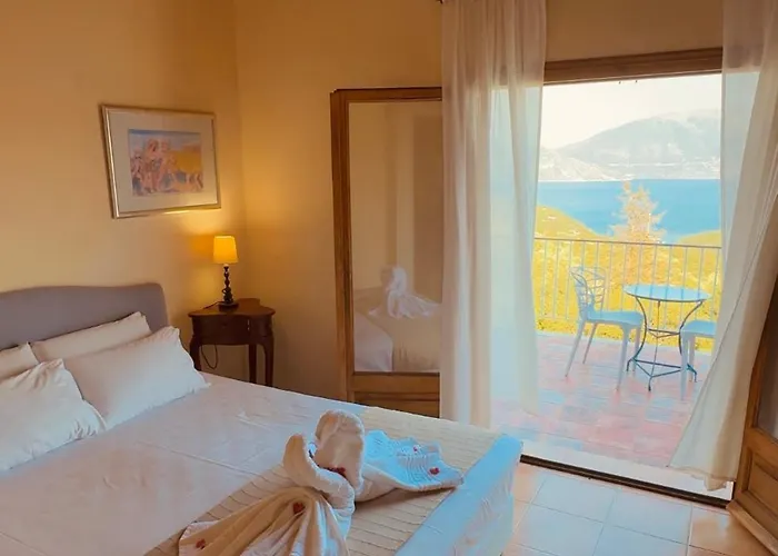 Helios Sea View & Private Pool Near